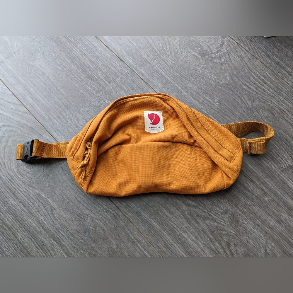 Fjallraven Ulvo Hip Pack Medium Gold